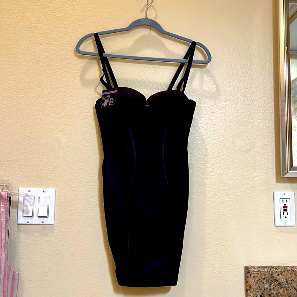 NWT Maidenform easy -Up convertible slip with built-in bra & anti-static